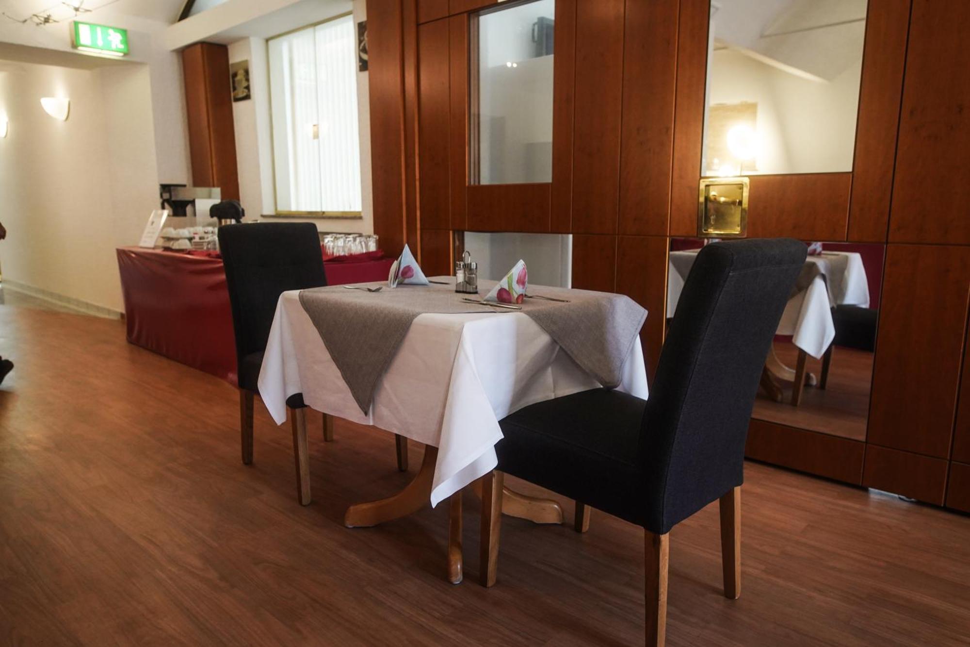 Hotel Erlenbacher Hof Бад-Гомбург-фор-дер-Гее Екстер'єр фото