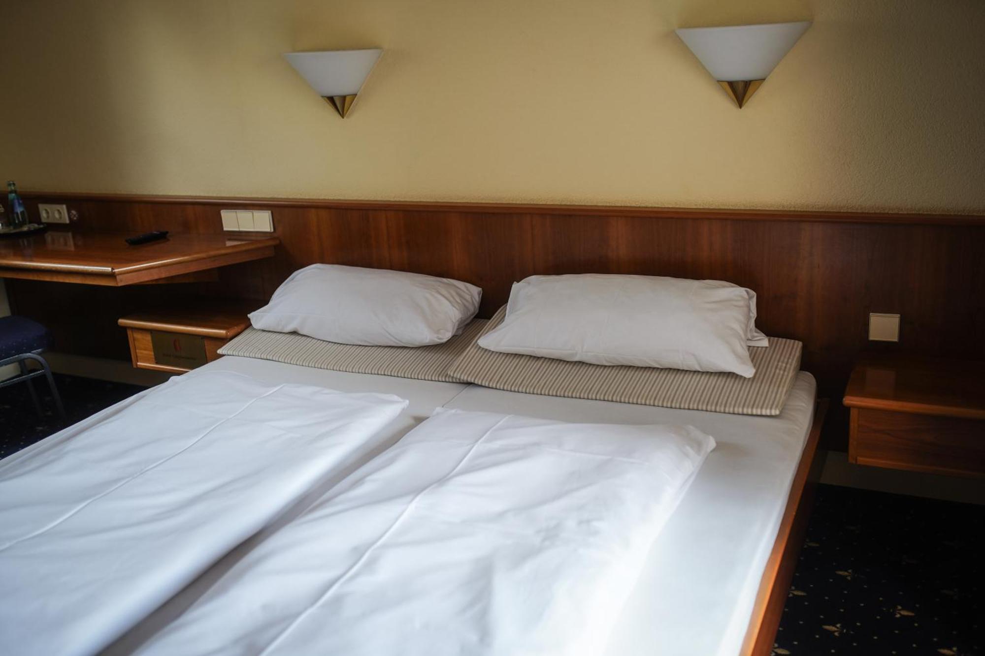 Hotel Erlenbacher Hof Бад-Гомбург-фор-дер-Гее Екстер'єр фото