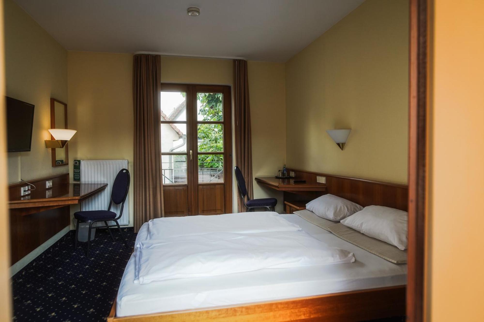 Hotel Erlenbacher Hof Бад-Гомбург-фор-дер-Гее Екстер'єр фото