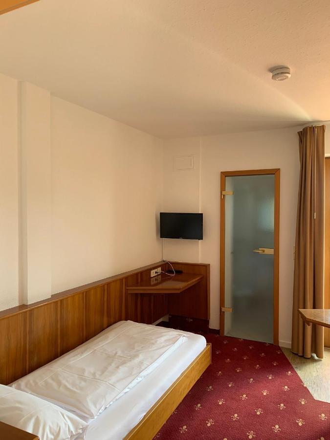 Hotel Erlenbacher Hof Бад-Гомбург-фор-дер-Гее Екстер'єр фото